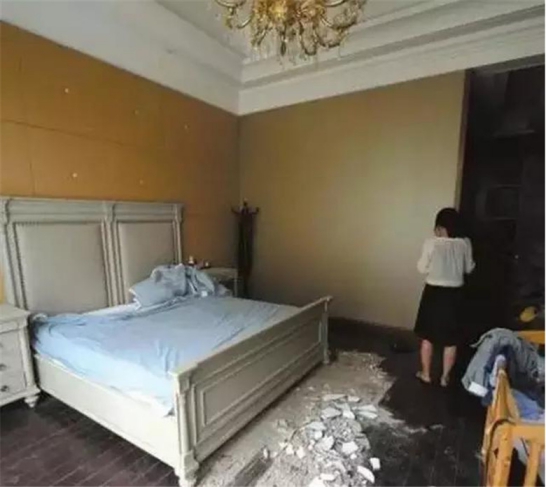 為什么你們不聽我的話，選擇品牌好的全屋吊頂!