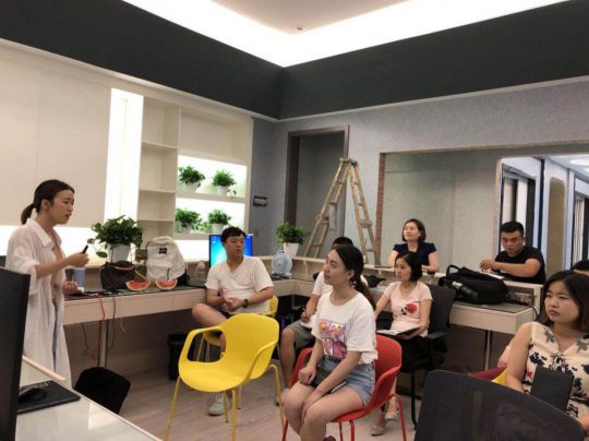 行于斯，不懼風雨——兔寶寶衣柜培訓師，團隊制勝