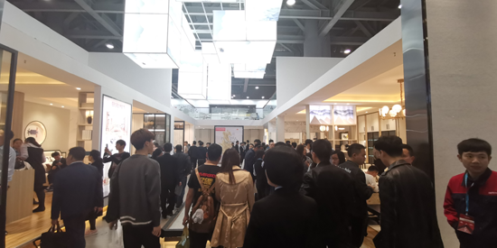 伊百麗攜時(shí)尚全屋家居新品引爆中國（廣州）定制家居盛會(huì)！