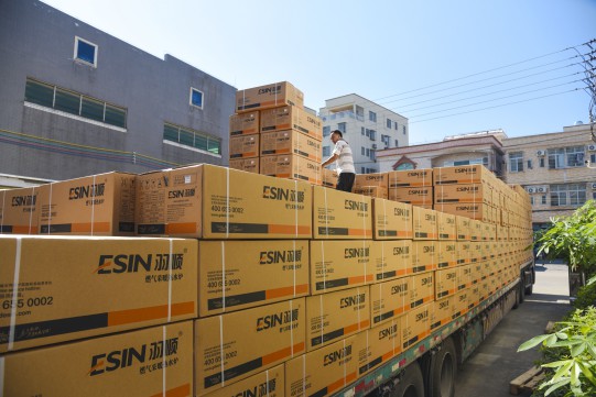 上半年戰(zhàn)績，羽順高端壁掛爐連續(xù)中標多個“煤改氣”工程項目