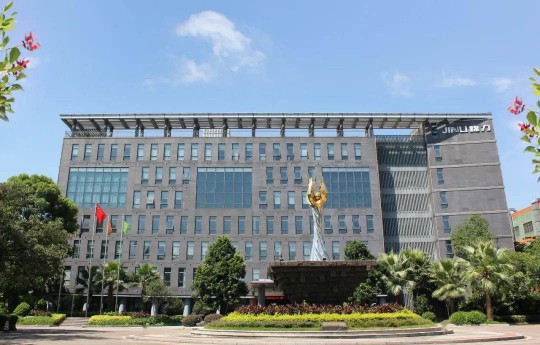 曼科“詩朗”系列新品即將上線，業界對這個老電工品牌充滿期待