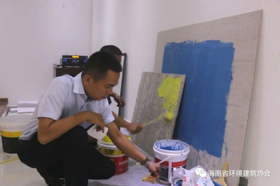 海南環建協會、巴中商會、堿克瓷磚背膠簽署三方合作協議