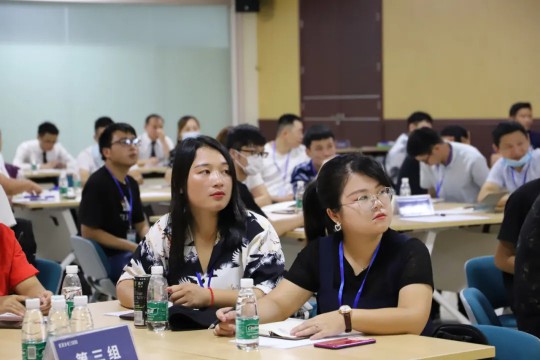 億合門(mén)窗從“新”出發(fā)，成功舉辦新一屆新商訓(xùn)練營(yíng)