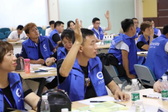 億合門(mén)窗從“新”出發(fā)，成功舉辦新一屆新商訓(xùn)練營(yíng)