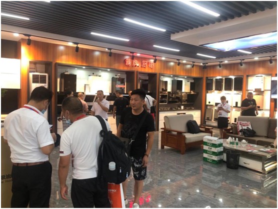 箭牌廚電驚艷亮相中國(guó)小家電交易會(huì) 智能化征服市場(chǎng)