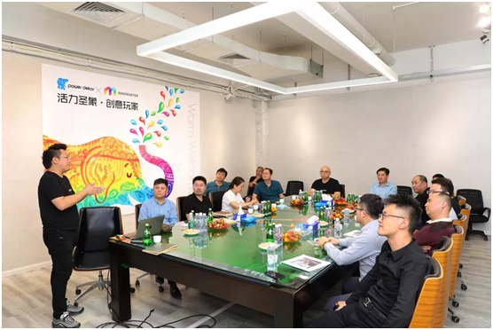 圣象集團(tuán)董事長率高管蒞臨創(chuàng)意玩家 參觀交流共促發(fā)展!